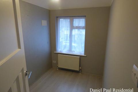 34 Robin Hood Way, Greenford, UB6 7QN