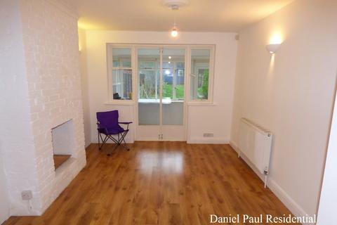34 Robin Hood Way, Greenford, UB6 7QN
