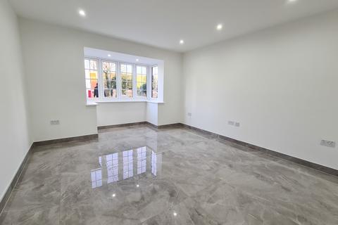 30 Coppermill Road, Wraysbury, Staines, TW19 5NT