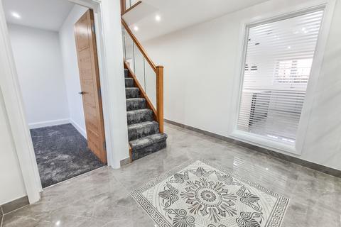 30 Coppermill Road, Wraysbury, Staines, TW19 5NT