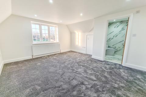 30 Coppermill Road, Wraysbury, Staines, TW19 5NT