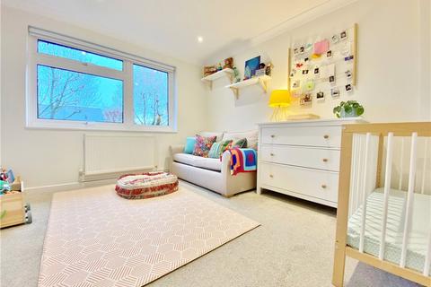 6 Woodbine Close, Twickenham, TW2 5LD