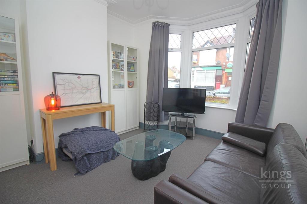Green Street, Enfield 3 bed terraced house to rent £1,650 pcm (£381 pw)