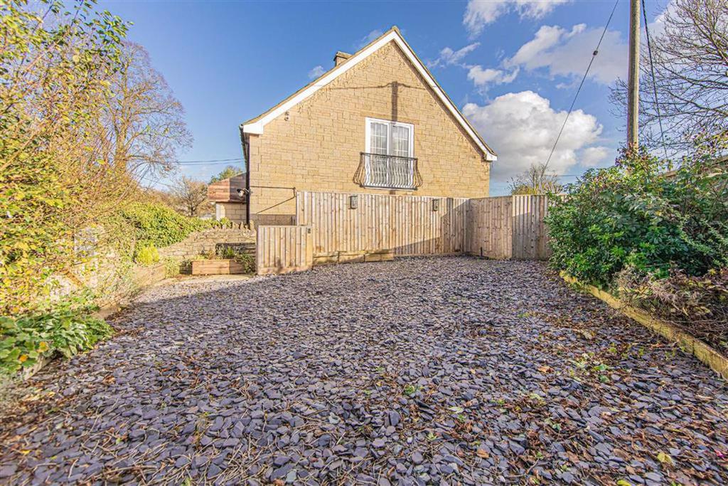 Top Lane, Whitley, Wiltshire 3 bed house £500,000