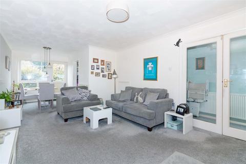 29 Coleridge Close, Goring By Sea, Worthing, BN12 6LD