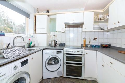 29 Coleridge Close, Goring By Sea, Worthing, BN12 6LD