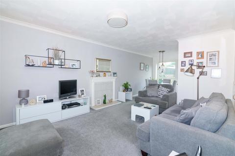 29 Coleridge Close, Goring By Sea, Worthing, BN12 6LD