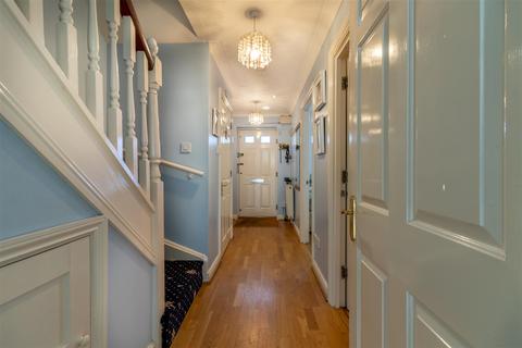 46 Saffron Road, Chafford Hundred, Grays, RM16 6NA