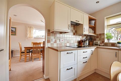 28 Oakleigh Road, Bexhill-on-sea, TN39 4PY