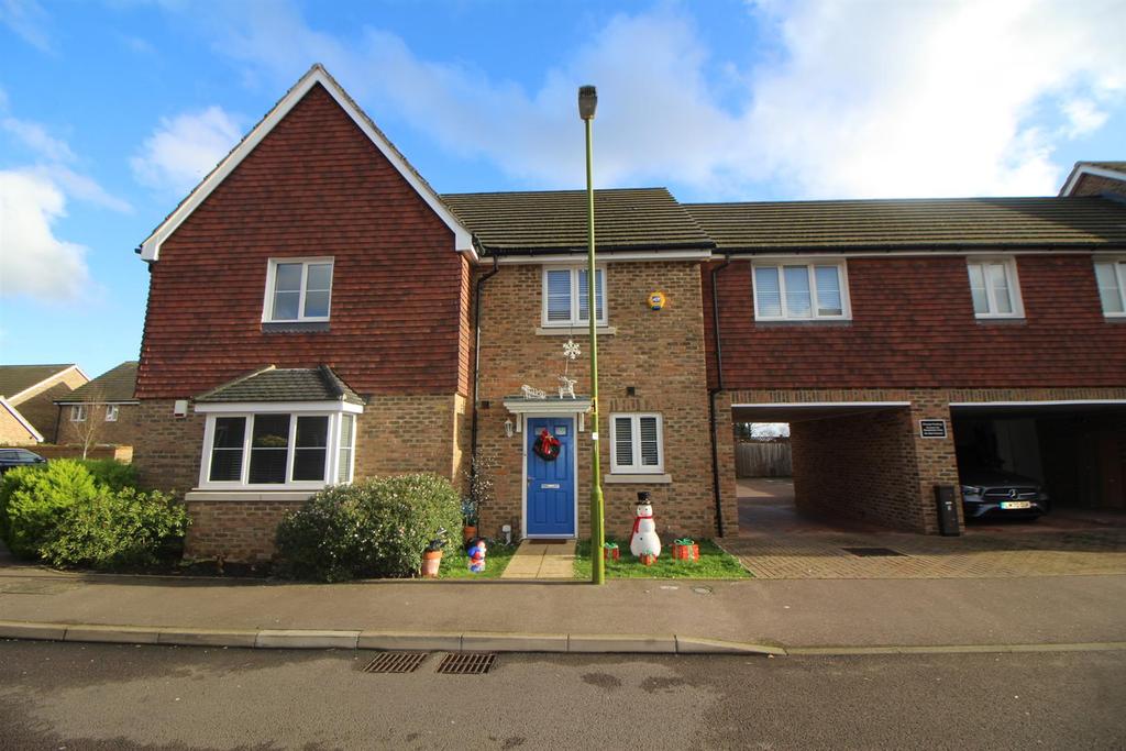 Aldermere Avenue, Cheshunt, Waltham... 2 bed terraced house £325,000
