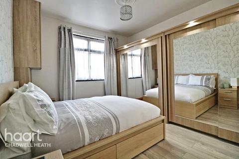 6 Arthur Road, Romford, RM6 4NL
