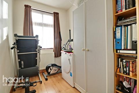 6 Arthur Road, Romford, RM6 4NL