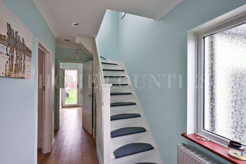 5 Barr Road, Potters Bar, EN6 5PG