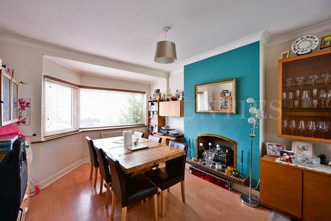5 Barr Road, Potters Bar, EN6 5PG