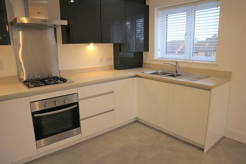 2 bedroom flat to rent, Merrydown Way, Horam, Heathfield TN21