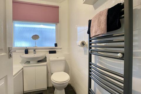 16a, Calside, Paisley, PA2 6DA