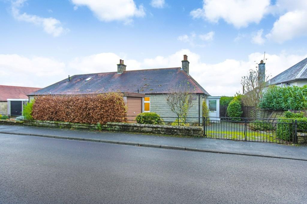 48 Dollerie Terrace, Crieff PH7 3EG 2 bed semi-detached bungalow - £160,000