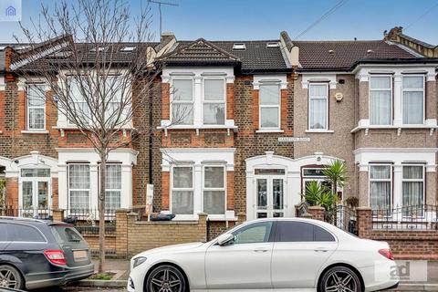15 Hampton Road, London, E11 4BZ