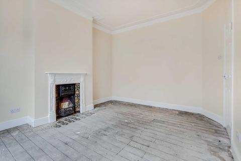 15 Hampton Road, London, E11 4BZ