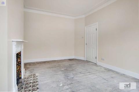 15 Hampton Road, London, E11 4BZ
