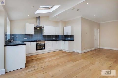 15 Hampton Road, London, E11 4BZ