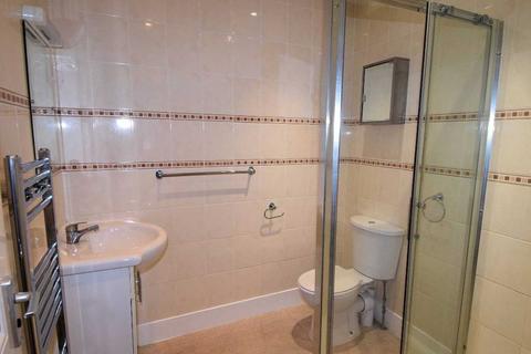15 Hampton Road, London, E11 4BZ