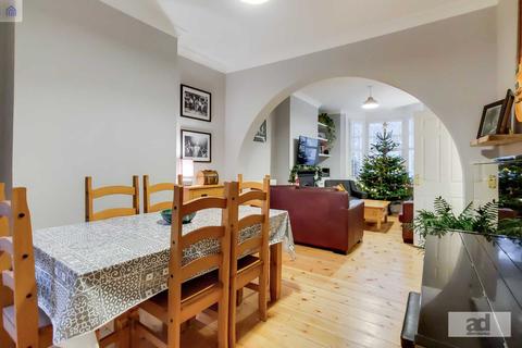 33 Napier Road, London, E11 3JY