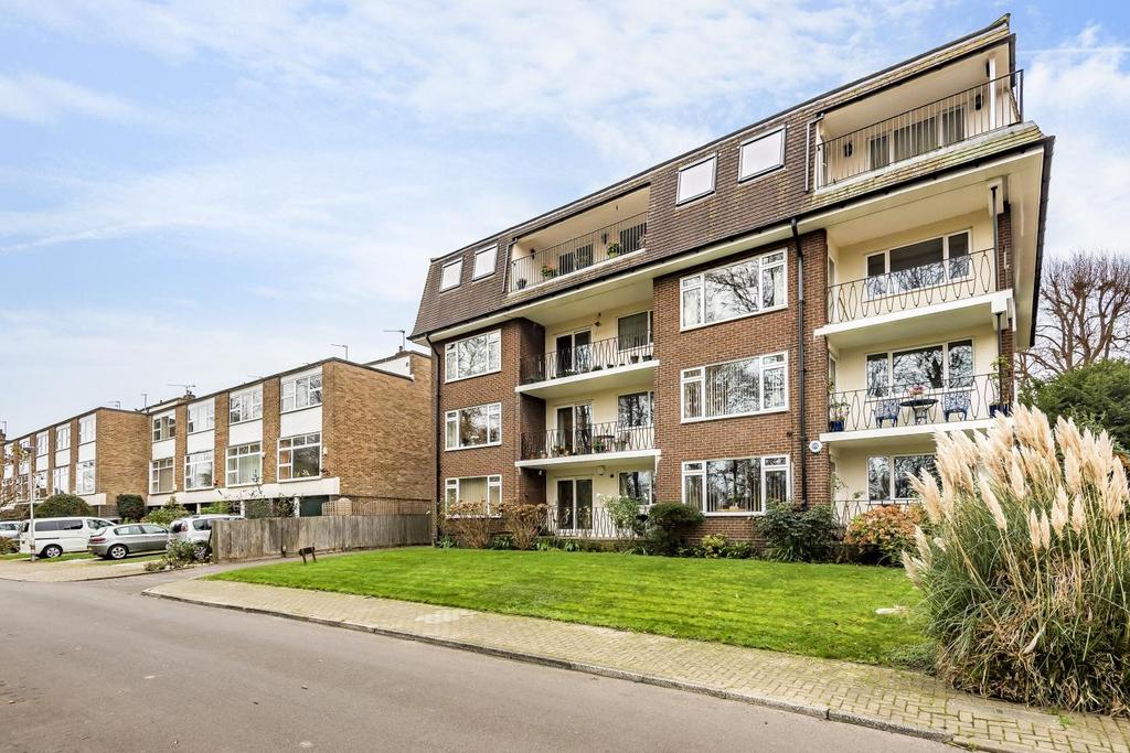 Kelsey Park Avenue, Beckenham 2 bed flat £450,000
