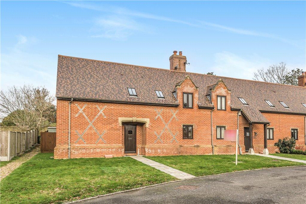Manor Gardens, Westoning, Bedfordshire, MK45 3 bed barn conversion £
