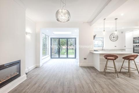 6 Springfield Gardens, West Wickham, BR4 9PX