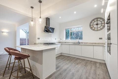 6 Springfield Gardens, West Wickham, BR4 9PX
