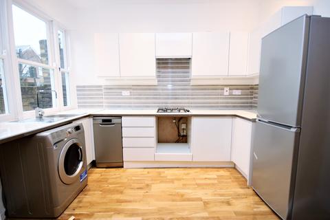 3 bedroom flat to rent, Conewood Street, Highbury