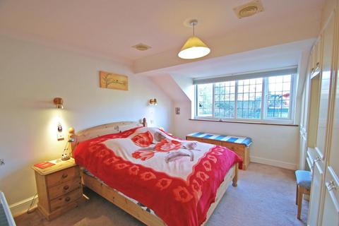 33 Kings Road, Chalfont St Giles, HP8 4HP