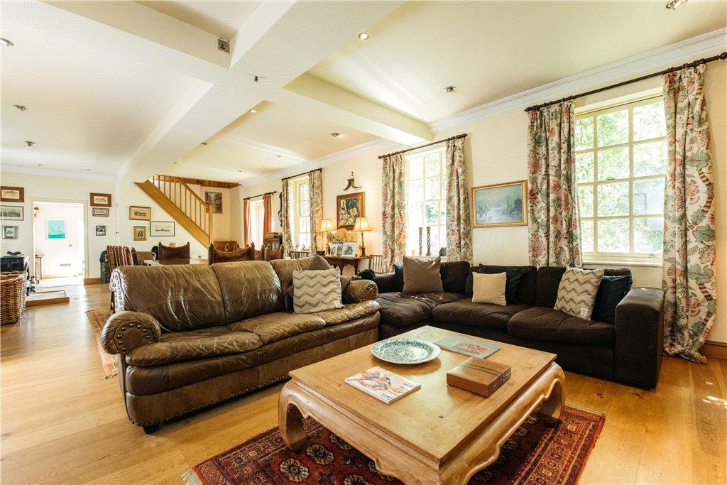 Sitting Area