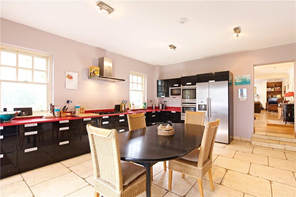 Kitchen/Breakfast Rm