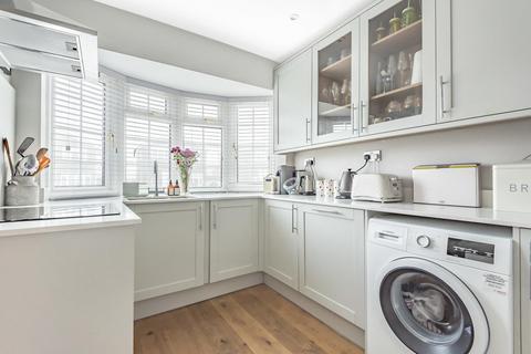14 Somertons Close, Guildford, GU2 9YB