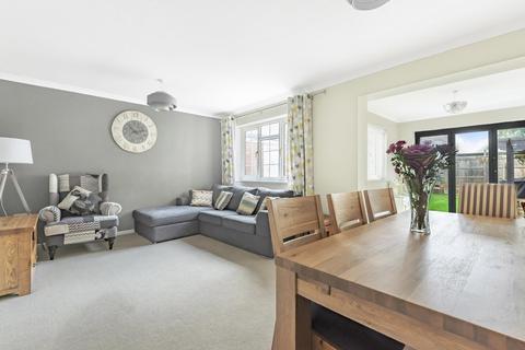 14 Somertons Close, Guildford, GU2 9YB