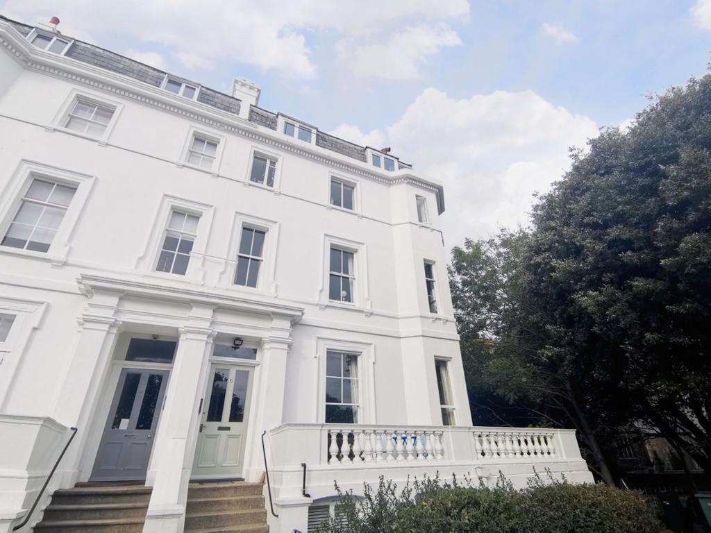 Albion Villas, Folkestone, CT20 1 bed flat £1,000 pcm (£231 pw)