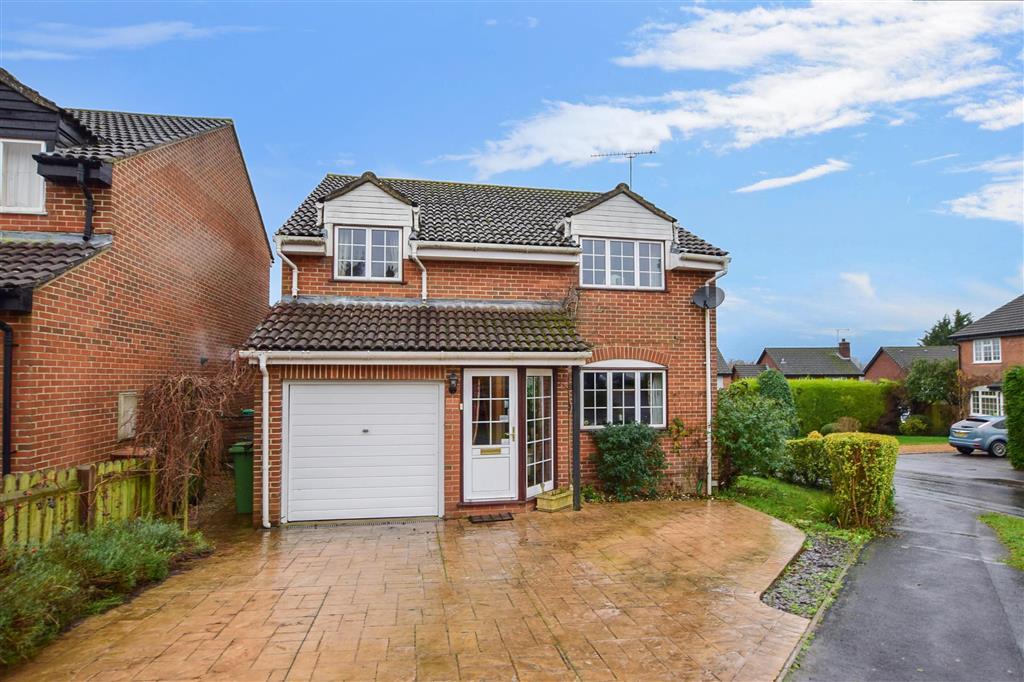 Valley Park Drive, Clanfield, Hampshire 4 bed detached house £369,950