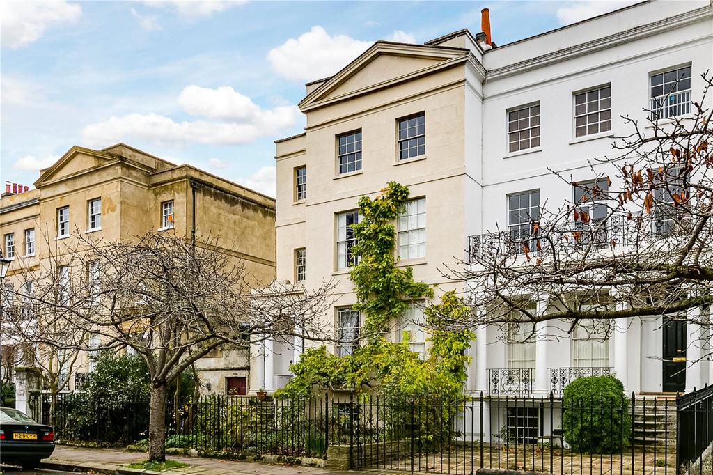 St. Peters Square, Hammersmith, London 1 bed flat £1,500 pcm (£346 pw)