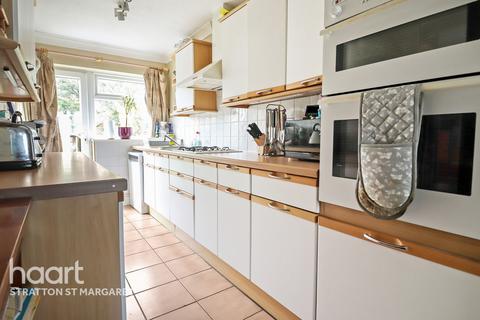18 Burden Close, Swindon, SN3 4HE