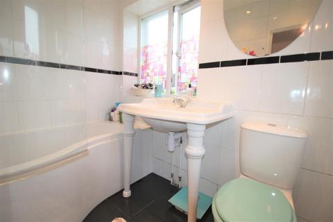 6 Ramsgill Close, Manchester, M23 0AU