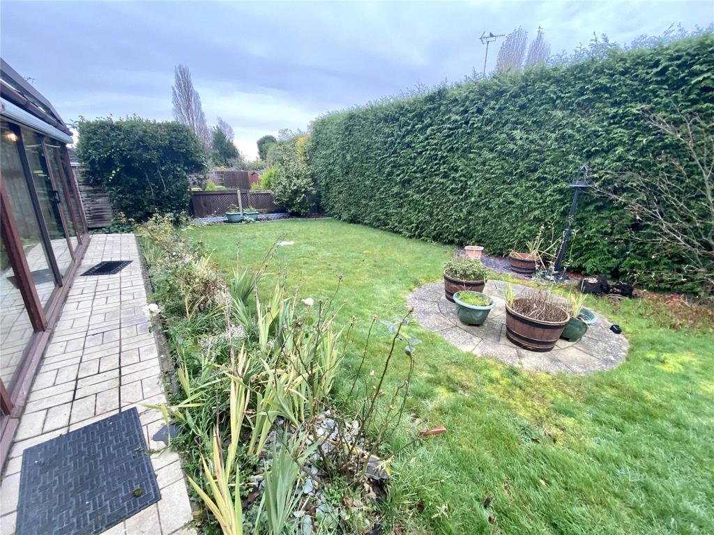 Alexandra Road, Rayleigh, Essex, SS6 3 bed bungalow £450,000