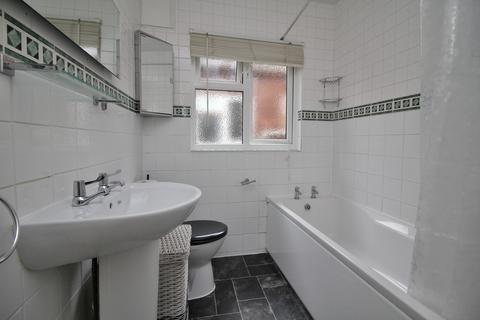 5 Shrublands Close, Chelmsford, CM2 6LR