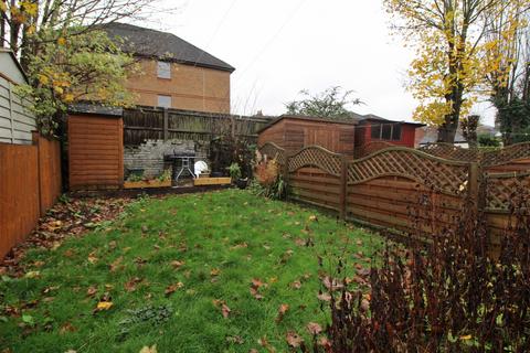 5 Shrublands Close, Chelmsford, CM2 6LR