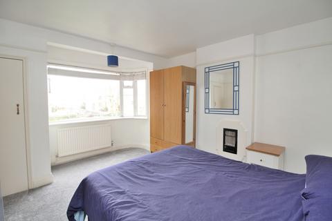 5 Shrublands Close, Chelmsford, CM2 6LR