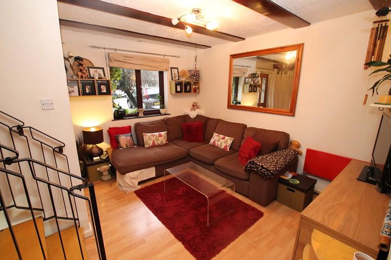 Brooklands Road, Tollgate Hill, Crawley, West Sussex. RH11 9QQ 2 bed