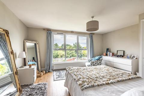 20 Cherry Orchard Road, Bromley, BR2 8NE