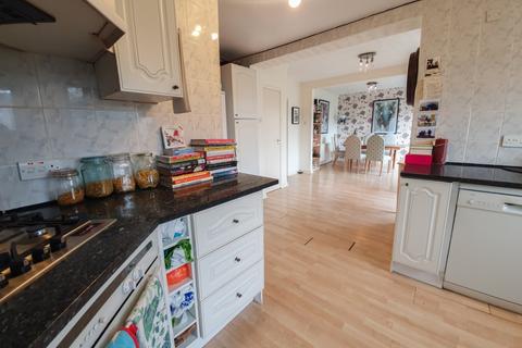 9 Meadow Drive, Credenhill, Hereford, HR4 7EF