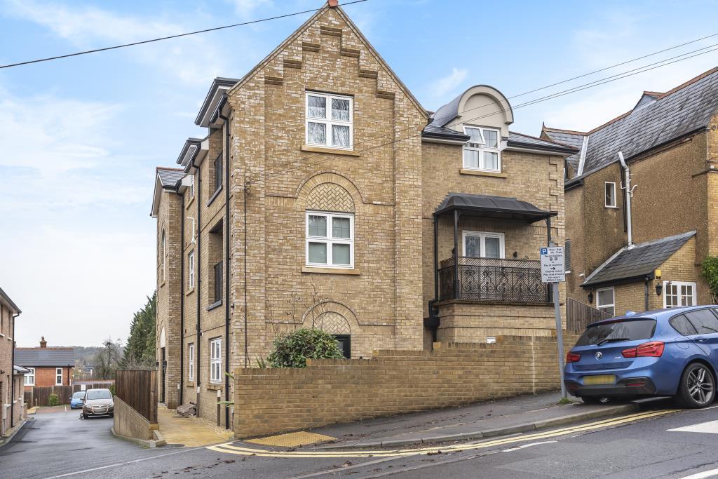 Priory Road, High HP13 1 bed apartment £950 pcm (£219 pw)
